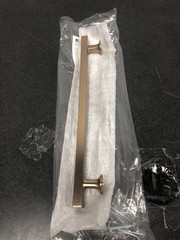Amerock BP37108CZ Everett 8-13/16″ Bar Pull – Champagne Bronze