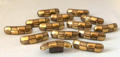 LOT (15) HICKORY HARLEQUIN 2 1/8″ CABINET KNOBS PULLS ANTIQUE BRASS OVAL P2512