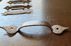 5 Vintage Hammered Copper Cabinet Hinges + 2 Handles Spear Colonial