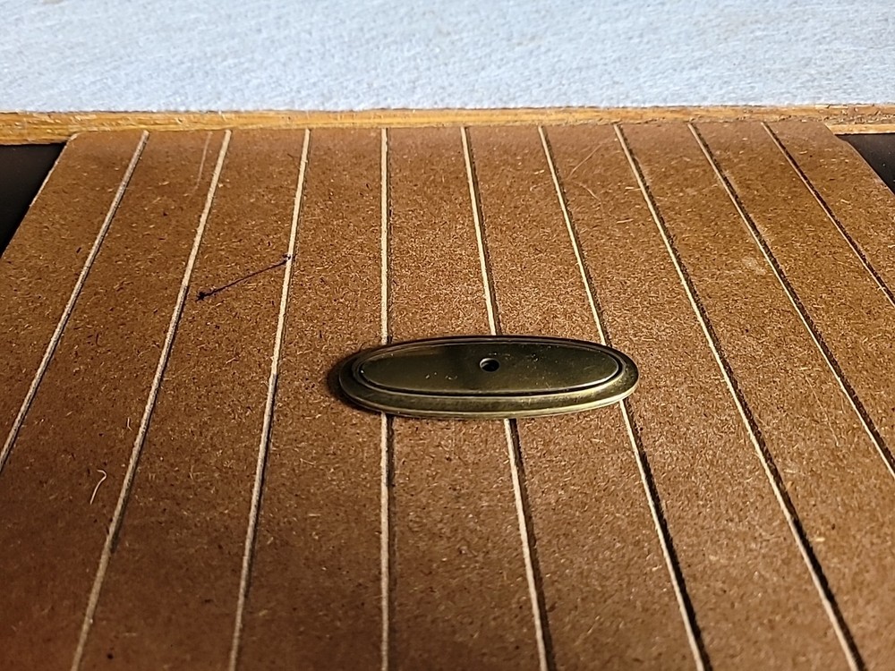 P277-LP Lancaster Hand Polished Brass 3″ Oval Cabinet Knob Backplate Hickory