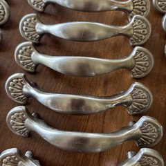 Lot Of 28 One inch Fan Design Pulls Brushed Satin Nickel EUC