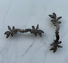 2x Vintage Cast Iron Victorian Style Gate Door Cupboard Drawer Pulls Handles