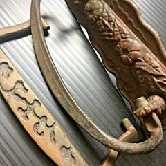 Vintage Relief Floral Bronze/Copper Handle Pull + 1 Pull Follower ~4.25″ -As is