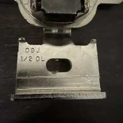 Pair of 2 USED Aristokraft 2110-3A Cabinet Hinges-Self Closing 09J Plate 1/2″ OL