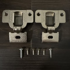 Pair of 2 USED Aristokraft 2110-3A Cabinet Hinges-Self Closing 09J Plate 1/2″ OL