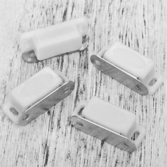 4pcs White Magnetic Door Catches Cupboard Wardrobe Cabinet Latch Catch Household