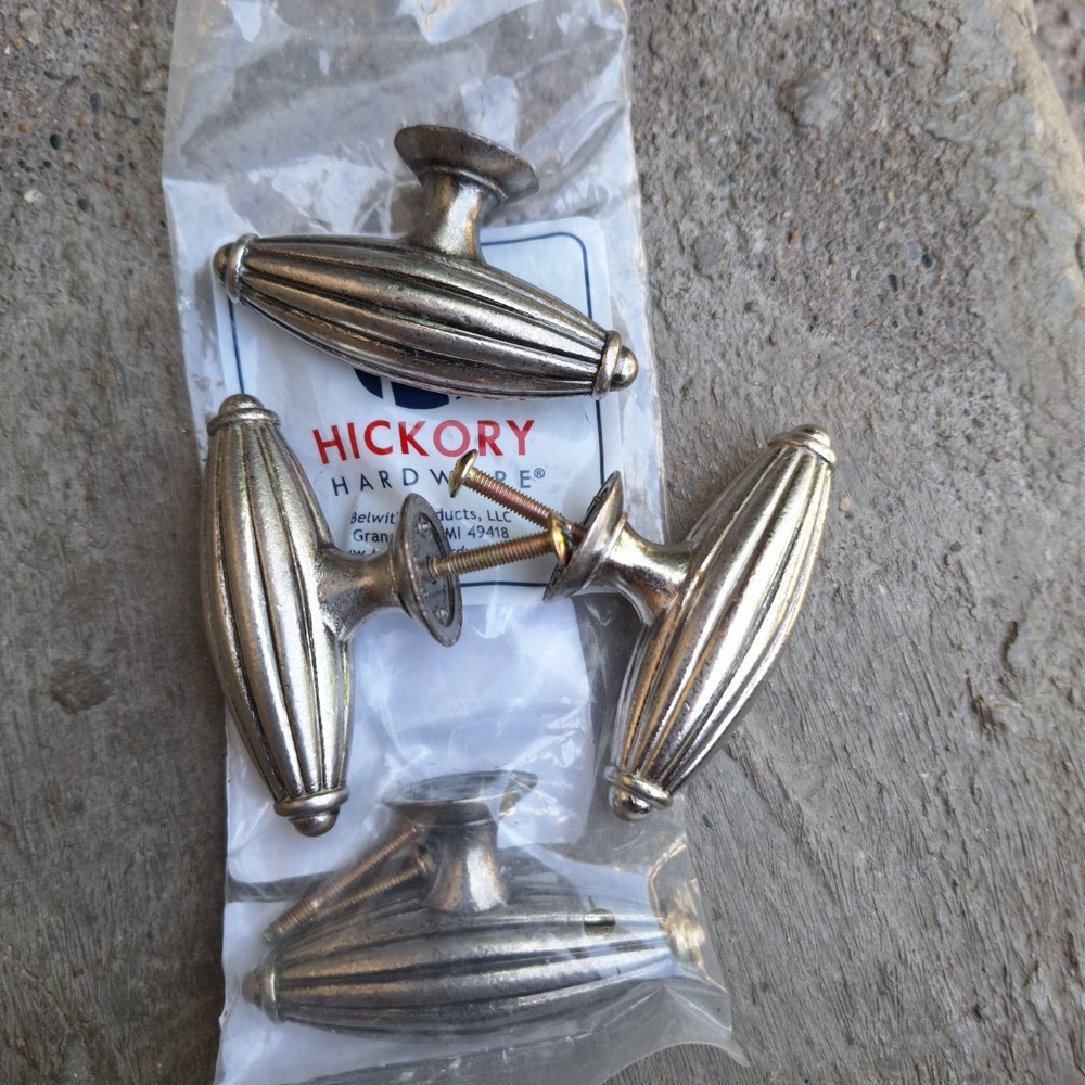 Four Door and Cabinet Pulls (MDC 3218)
