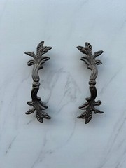 2x Vintage Cast Iron Victorian Style Gate Door Cupboard Drawer Pulls Handles