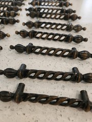 VTG Lot of (31) 5.5″ Antique Brass Gold Tone Cabinet Drawer Handles/Door Pulls