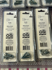 Lot of Mainstays 2 Pulls per pack white total handles 14 Brand New