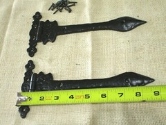 2 CAST IRON CABINET DOOR HINGES ORNATE 9″ T STRAP HARDWARE GATE BLACK LARGE TEE