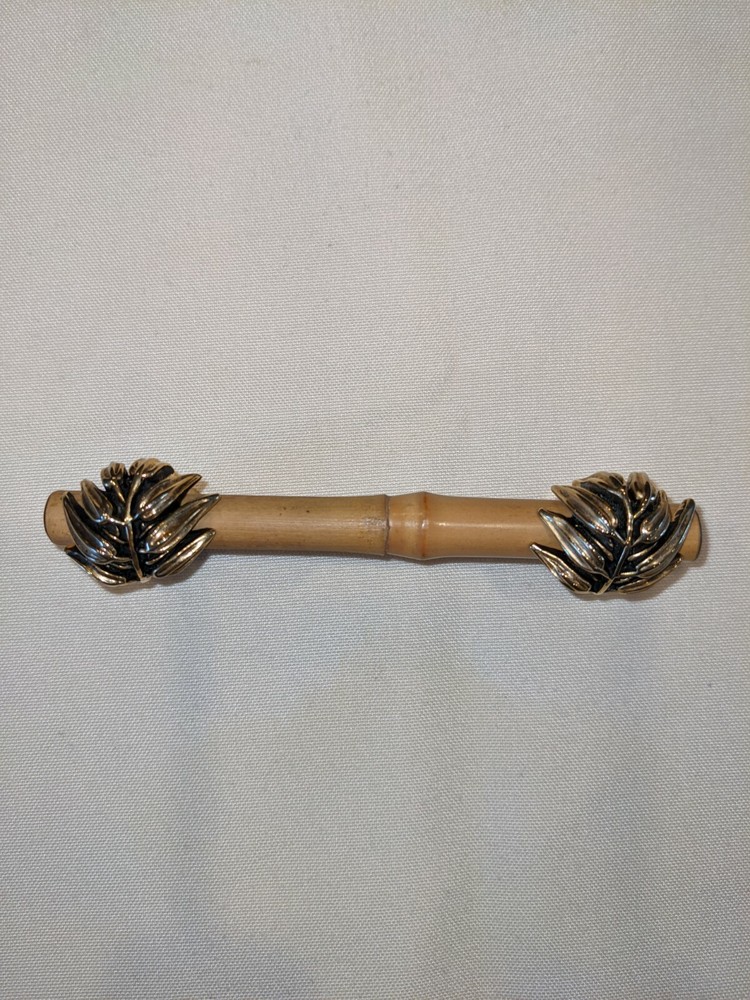 Palmaria 3″ Centers Bamboo Leaf Pull in Antique Gold – Vicenza Designs Hardware