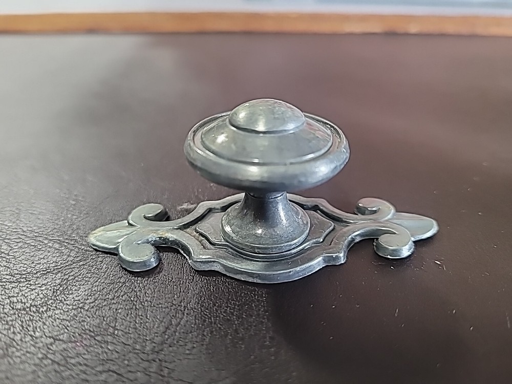 Knob And Backplate Set Antique Pewter Finish 1.25 In Diameter Knob