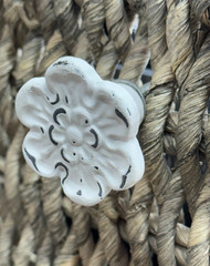 2 Matte-White Cast Iron Metal Flower Knob Drawer Pull Cabinet Furniture Hardware