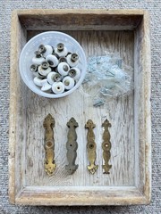 88 Pieces Vintage Pulls/Knobs/Handles (44) & Back Plates (44) Drawer Cabinet