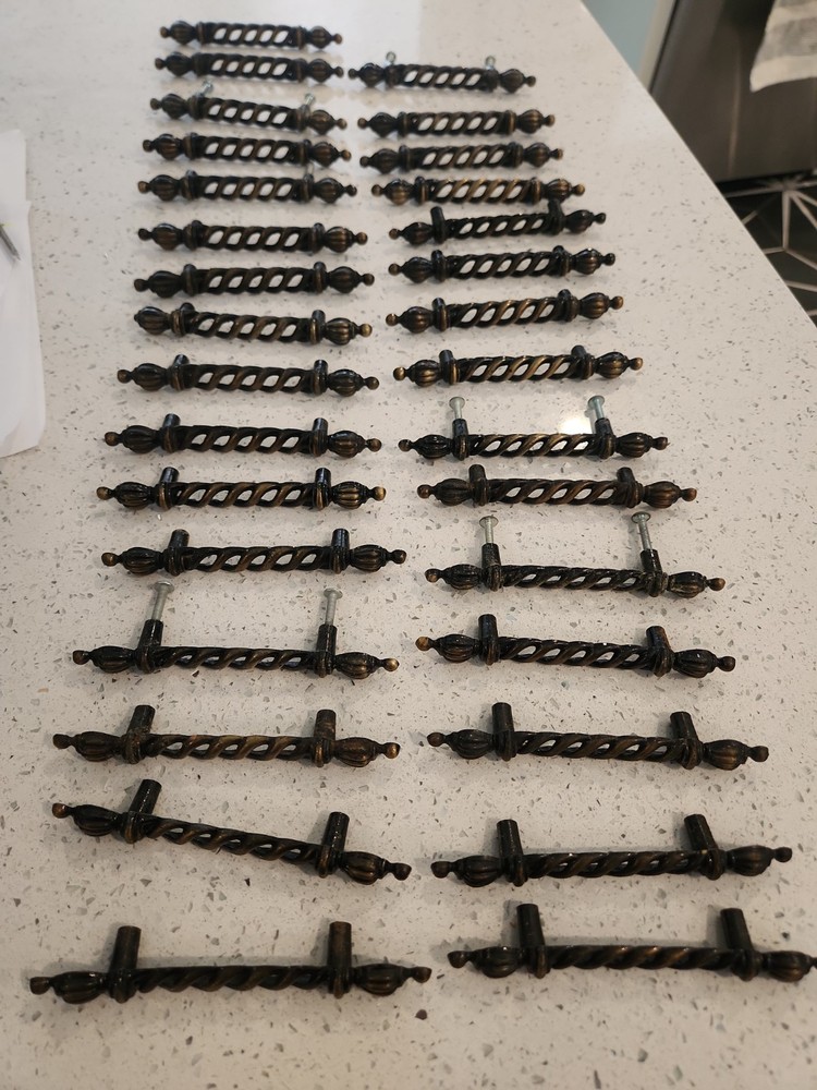 VTG Lot of (31) 5.5″ Antique Brass Gold Tone Cabinet Drawer Handles/Door Pulls