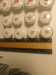 Vintage Rose White Gold Trim Porcelain Cabinet Knob Lot Of 30 W Screws 2 Sizes