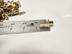 200 pcs. of L Shaped Gold Color Shelf Pins, 1/4″ dia. x 5/16″ Pin, 1/2″ x 3/4″ L