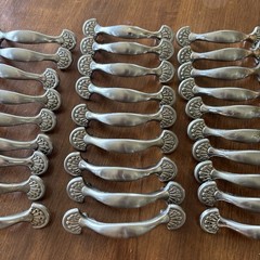 Lot Of 28 One inch Fan Design Pulls Brushed Satin Nickel EUC
