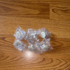 Cabinet Knobs 6 Pcs With Screws Ivory/ Gold New