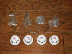 VNTG! Lot 4 White Rose Porcelain Door Knob w/Backplate Cabinet Drawer Gold Trim