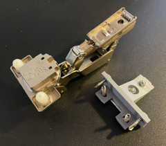 NEW Grass 3903, 2625110 Snap On hinge, Full Overlay w/ #048 Replica Base Plate