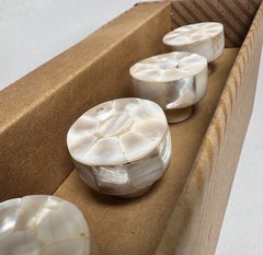 Pack of 4 Round Mother of Pearl Dresser/ Drawer knobs