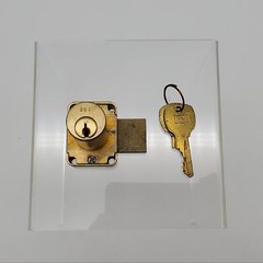 National Cabinet Door Lock Polished Brass 1-3/8″L x 7/8″D Cylinder Keyed Alike