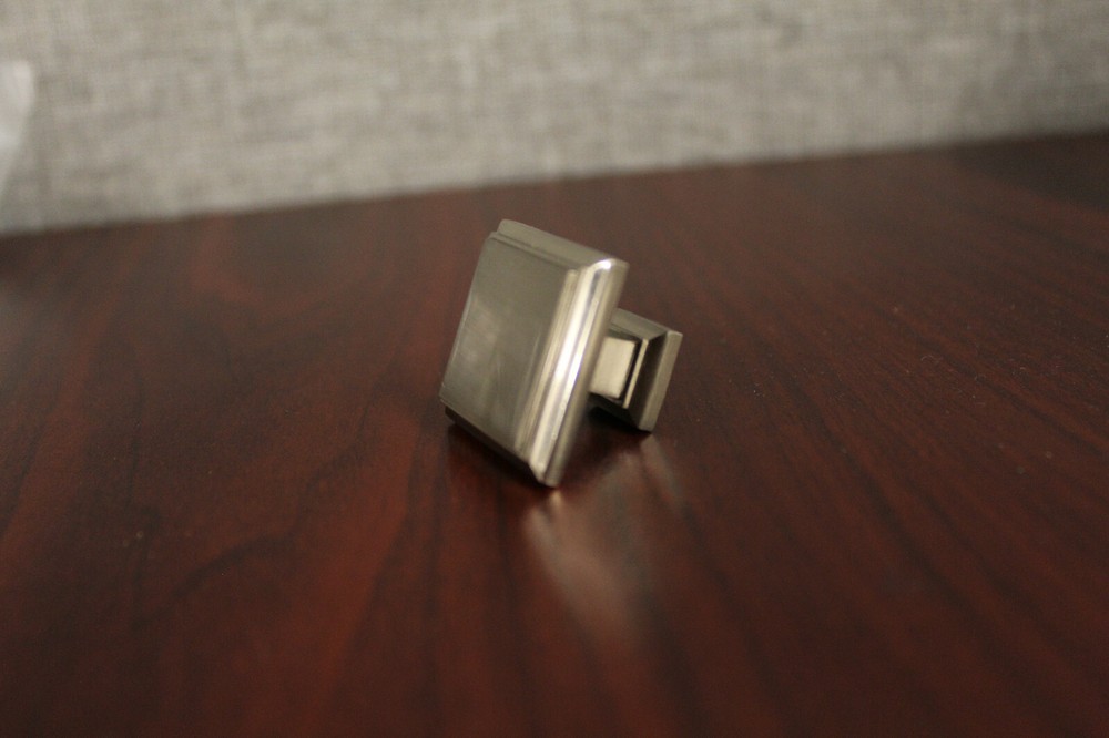 20 Pack Sapphire SP-1071-K-SN-5 Accent Series Modern Cabinet Knob, Satin Nickel